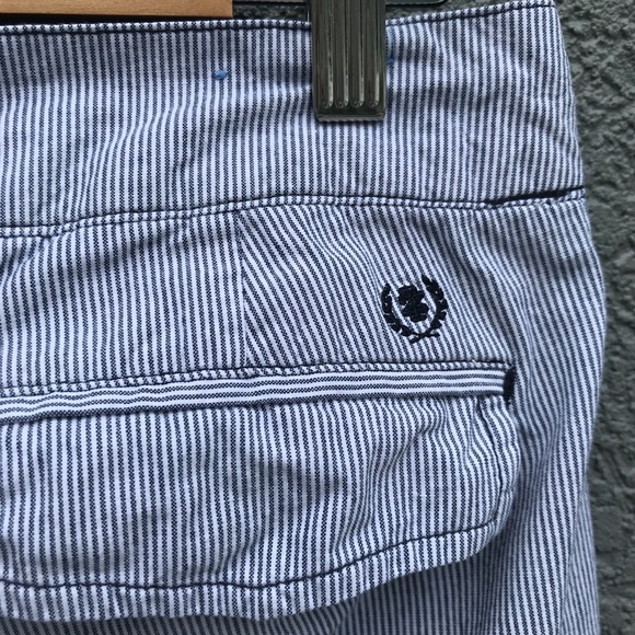 Izod blue and white stripes Capris size 8 - Picture 7 of 13